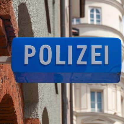 Fragespiel fürs Allgemeinwissen: 9 Fragen zur ... Polizei